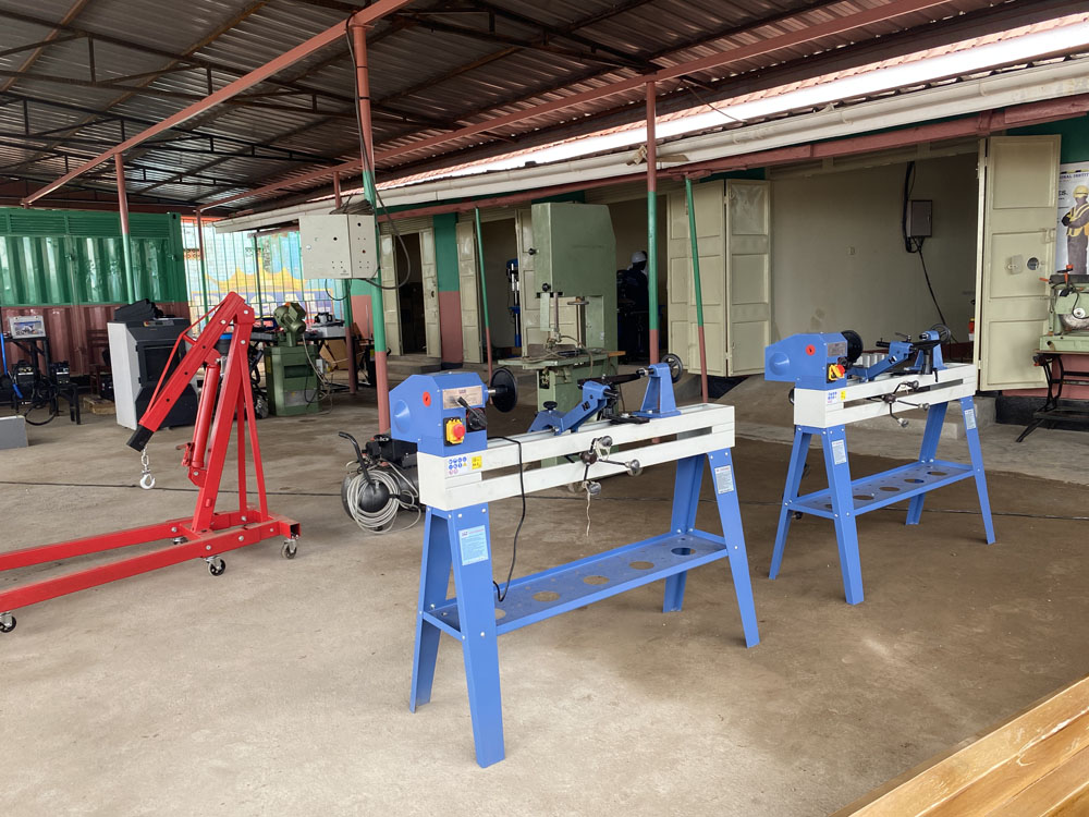 diverse-gereedschappen-machines-iganga-verhuurwerkplaats-hbm-ondersteuning
