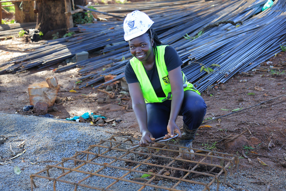gered-gereedschap-gloria-alesi-metaalbewerking-equip-ngo-kampala-oeganda