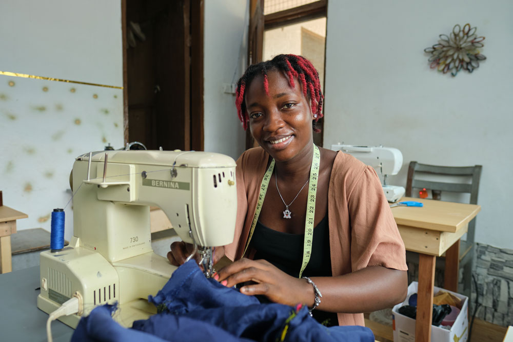 kansen-voor-jonge-vrouwen-medlorm-ghana-gered-gereedschap